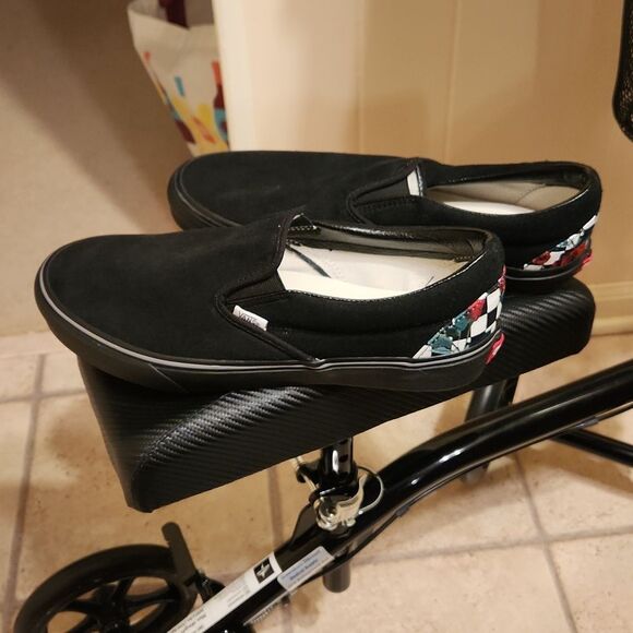 Vans Custom-Made Black Suede Slip-on Shoes w/ Roses Men's 11 Women's 12 WIDE - Picture 1 of 12